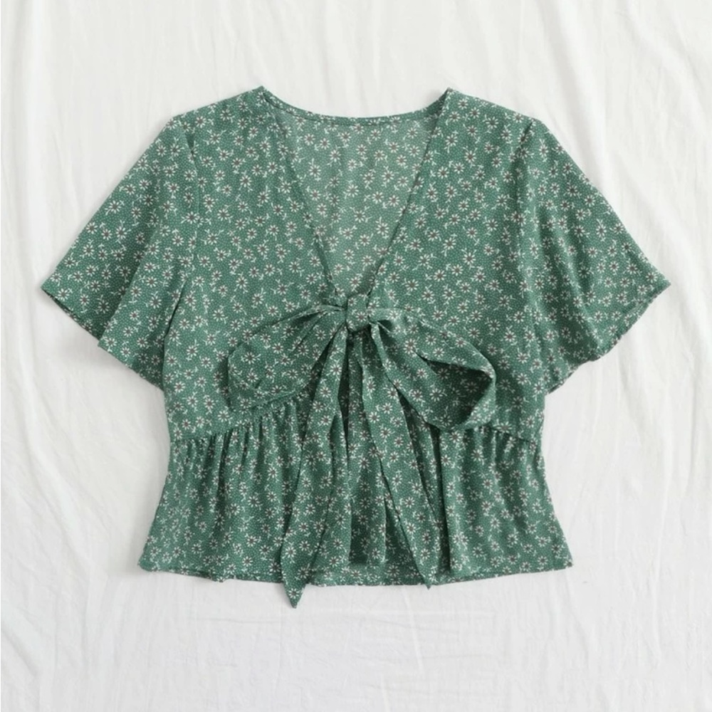 Knot Front Ditsy Floral Ruffle Hem Blouse